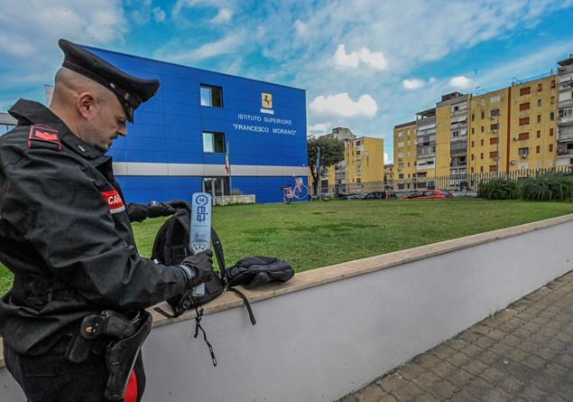 Caivano. Metal detectors at school entrances? They are welcome, but without burdening them with too many expectations Caivano. Metal detectors at school entrances? They are welcome, but without burdening them with too many expectations