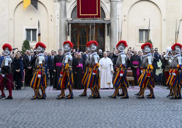 Pope Leo XIV returns to the oath of the Swiss guards the last was Paul VI