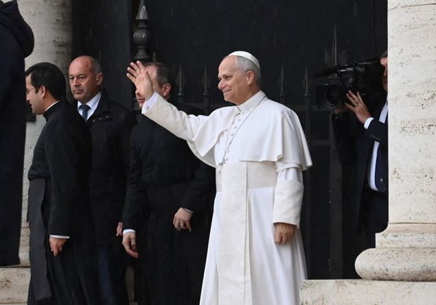The Pope at the Tomb of Saint Francis: a private visit in the sign of peace and brotherhood