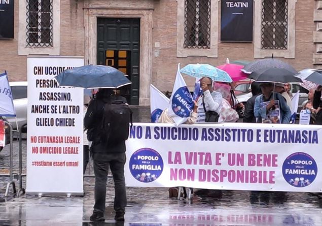 In Tuscany the assisted suicide is provided by the health service. The bishops: “sad primacy”