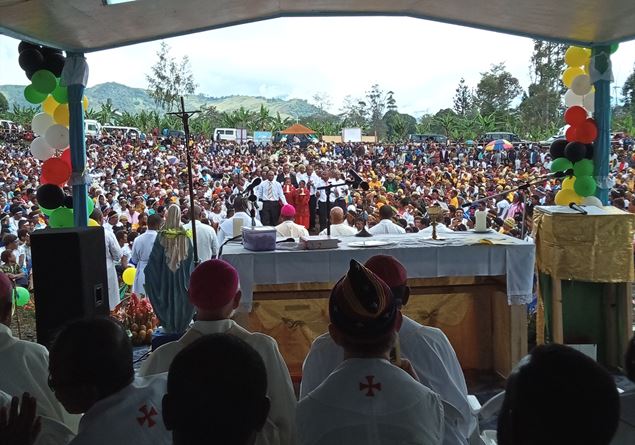 From the trip to Papua New Guinea to the prayer for the Pope: a bond that continues