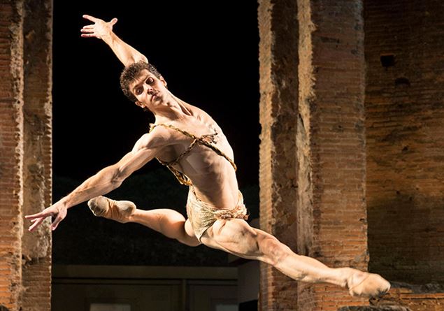 Roberto Bolle, 50 years of thanks and beauty