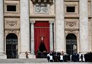 2025-04-23T081624Z_1152167690_RC2J3EALE2EL_RTRMADP_3_POPE-FRANCIS-PROCESSION.JPG