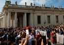 2025-04-23T083305Z_1440562707_RC2K3EA8AXRW_RTRMADP_3_POPE-FRANCIS-PROCESSION.JPG
