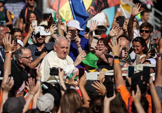 The young people write to the cardinals: “Choose a Pope Pastore like Francesco”