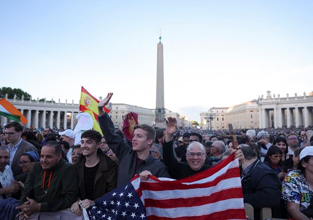 “We did not know the new Pope but we were conquered by his emotion”