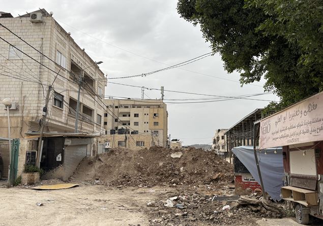 Jenin, the walled city: bulldozer, snipers and colored gates