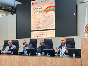Don Simone Bruno's report, first on the right, during the work of the Festival. Don Simone Bruno's report, first on the right, during the work of the Festival.
