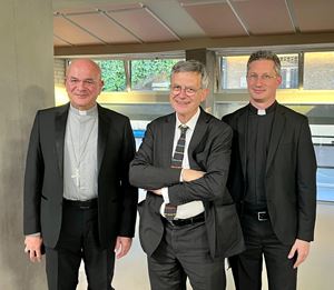 From left, Monsignor Rocco Pennacchio, Paolo Ruffini and Don Giuseppe Lacerenza. From left, Monsignor Rocco Pennacchio, Paolo Ruffini and Don Giuseppe Lacerenza.