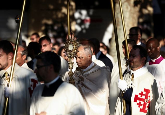 The Pope celebrates Corpus Domini, the most beautiful images