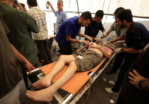 The images of the Israeli attack on the parish of the Holy Family of Gaza