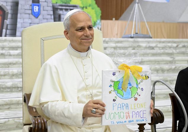 The expectation of Castel Gandolfo for the Pope