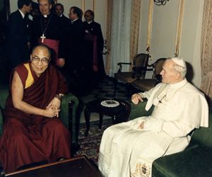 Dalai Lama Facebook © Incontro in città del Vaticano, 14 giugno 1988