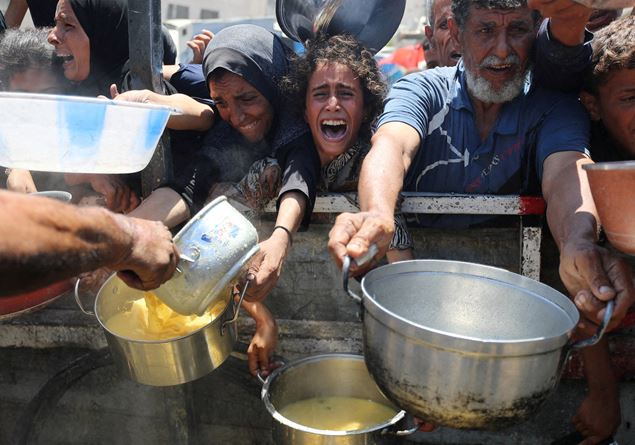 Oxfam: “In Gaza a mass of mass is killing hundreds of people”