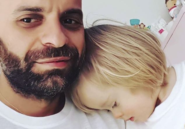 “I’ll tell you how I became Alba’s dad, the girl that nobody wanted and that I loved at first glance”