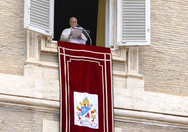 Pope Leone. “Take care of the voice of weapons and raises that of fraternity”