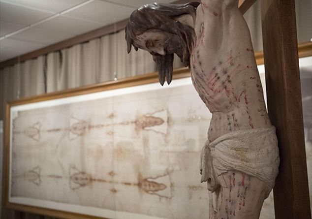 The Shroud makes news again, but the “discovery” has very fragile bases