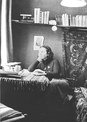 Etty in his room in 1937. Etty in his room in 1937.