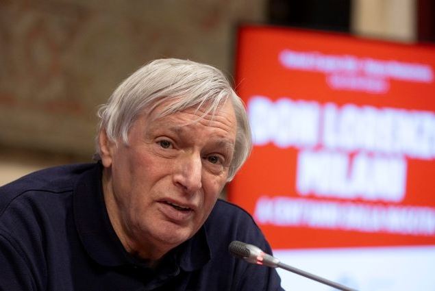 The 80 years of Don Luigi Ciotti, in a (car) clear portrait and Franco