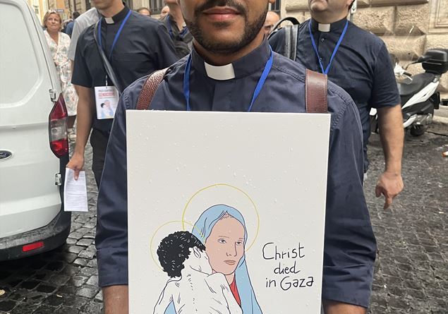 In Rome the prayer and complaint of priests against the genocide