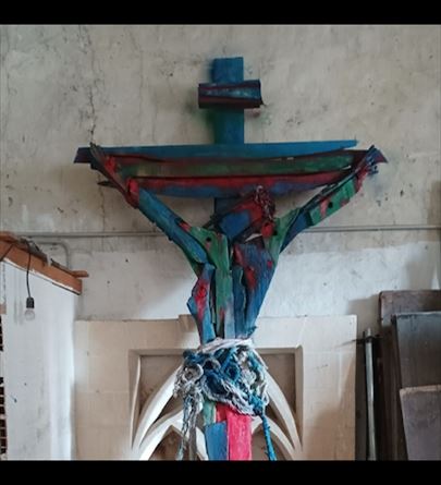 In Bitonto the cross made with the wood of the migrant boats